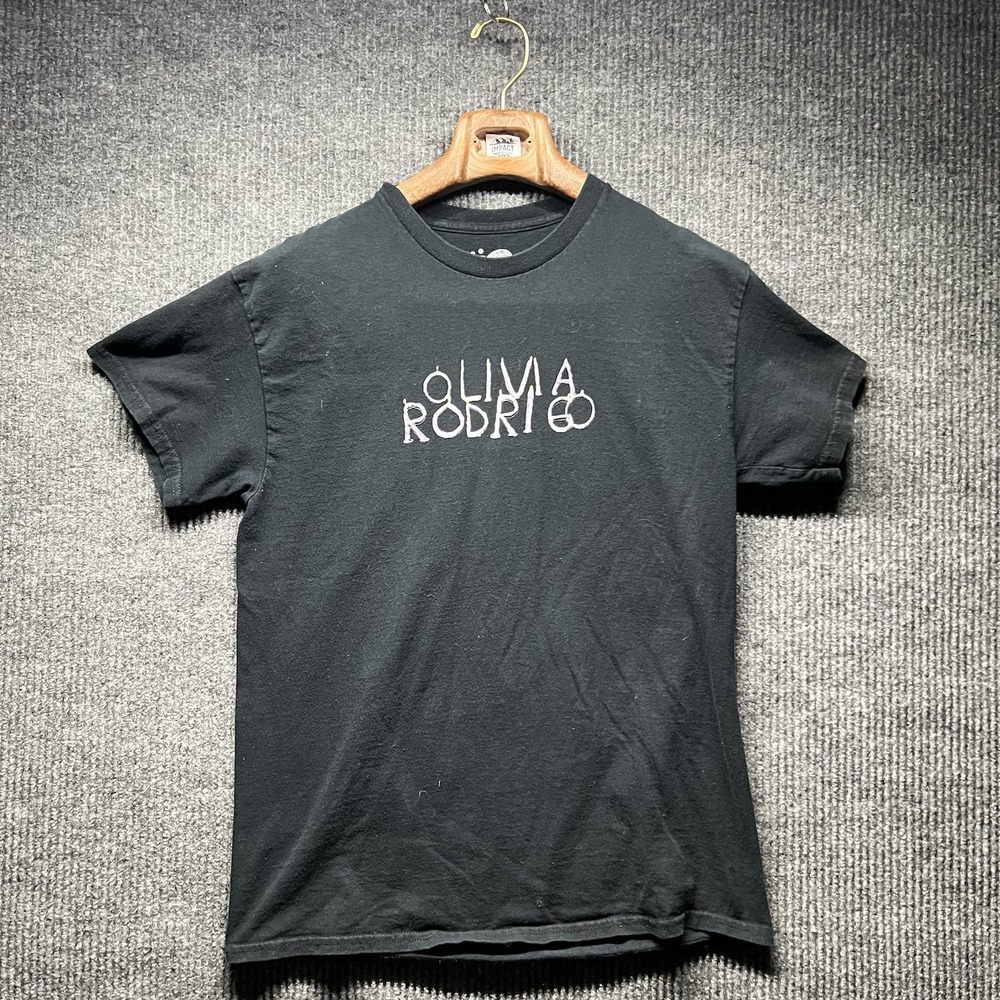 Olivia‎ Rodrigo T Shirt Medium Black Purple Print Graphic Concert Merch